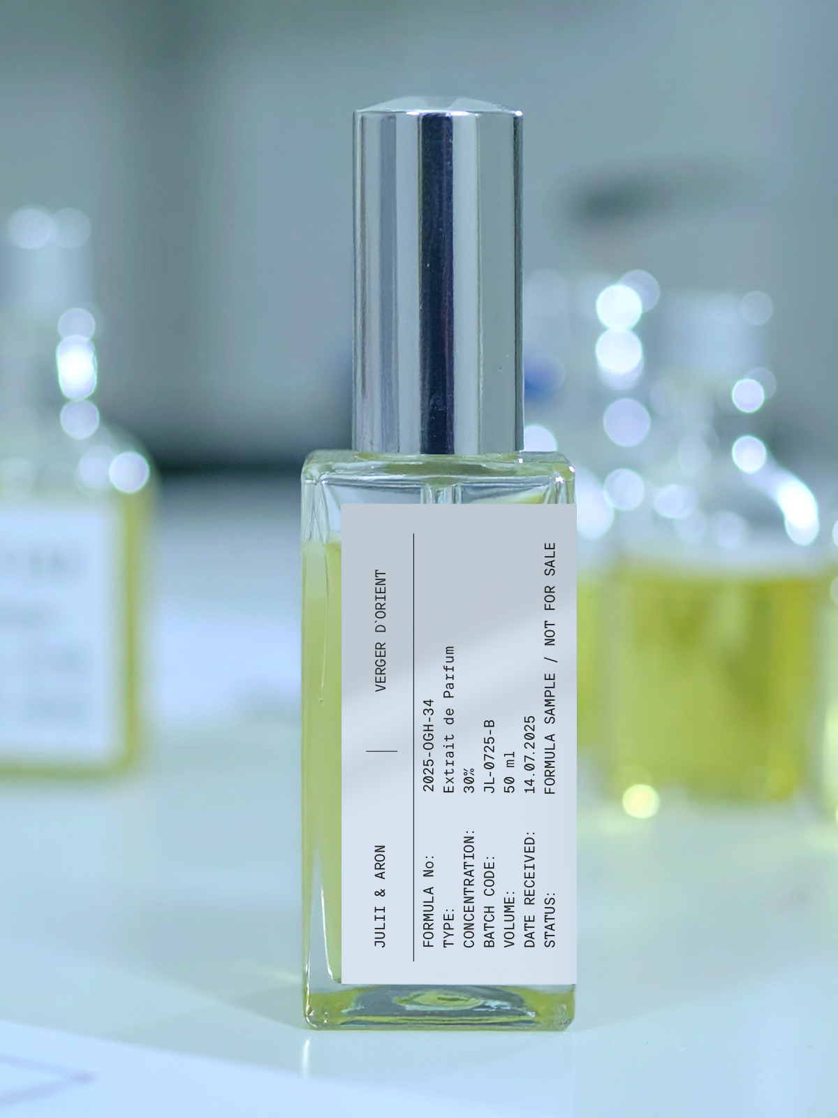 Unisex-Parfum Probe Nr. 3596 " Verger D`orient – Nischenparfümerie aus Deutschland, handgefertigt mit hochwertigen Inhaltsstoffen